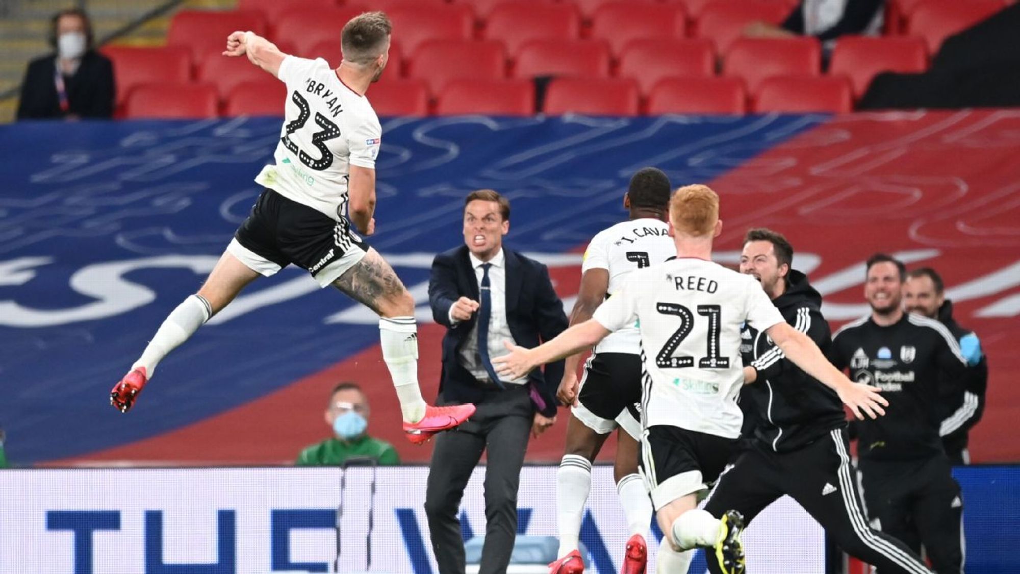 致球队中场 致球队中场